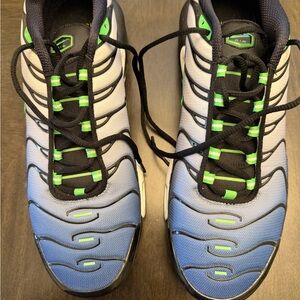Nike Air Max Plus Men’s Sneakers